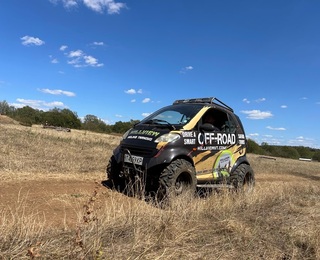 Екстремен подарък - офроуд за двама със Смарт - шофиране за 3 часа