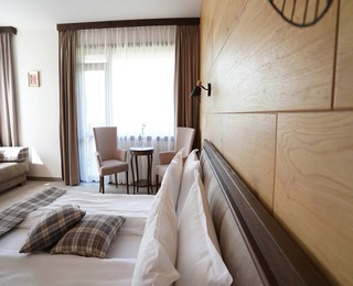  Две нощувки със закуска за трима в Делукс стая в комплекс Белите скали 