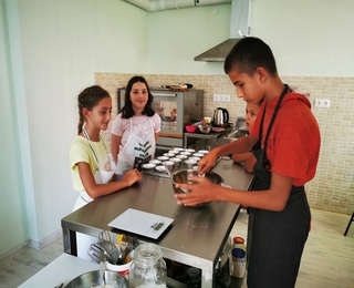 Вкусно преживяване - кулинарно ателие за сладкиши - за двама