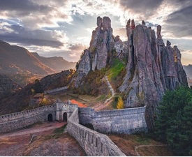 Приключенска игра възкачване на престола на Белоградчишките скали - за двама