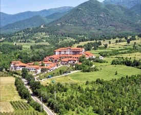 Две уикенд нощувки за двама с вечери и закуски + тур в Тракийска Резиденция Старосел 