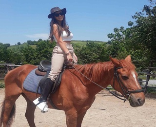 Разходка на кон край Перник за трима