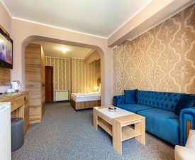 Уикенд за двама + 2 деца в семейна вила на брега на яз. Доспат