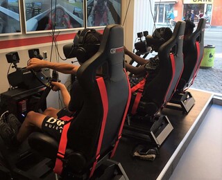 Преминете границите на скоростта с "VR Racing в Пловдив" + Drift Симулатор