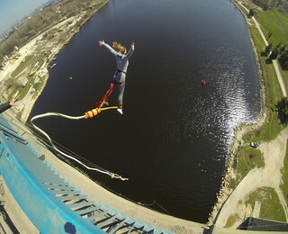 Скок с бънджи от Аспаруховия мост – излез от зоната си на комфорт  + видеозаснемане