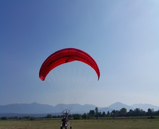 Сред облаците с  “20-минутен полет с тандемен парапланер + видеозаснемане край Стара Загора” 