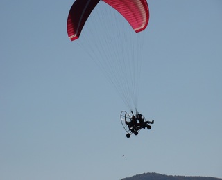 Сред облаците с  “30-минутен полет с тандемен парапланер + видеозаснемане край Стара Загора” 