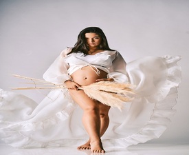 Вълшебни мигове с Фотосесия за бременни в Плевен - пакет с 15 кадъра