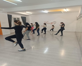 Dance to the rhythm of Greece - a visit for two in a standard group