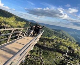 Разходка с джип Land Rover Discovery в Родопите - разходка до Мечи връх