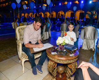 Коктейл и рисуване на карикатура в бар One Gallery - за двама