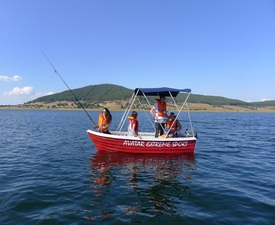 Моторна лодка под наем на яз. Батак - 120 минути