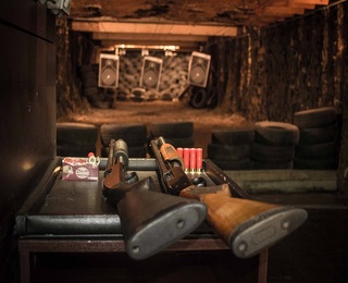 Стрелба с различни видове оръжие: Стрелба с автомат