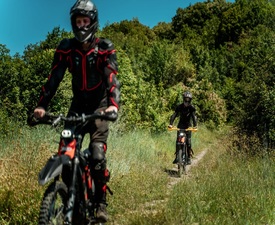 Офроуд разходка с електрически кросов мотор край Арбанаси за 2 часа