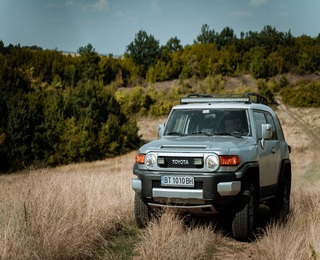 Офроуд разходка с джип висок клас в района на Велико Търново - разходка за 2 часа