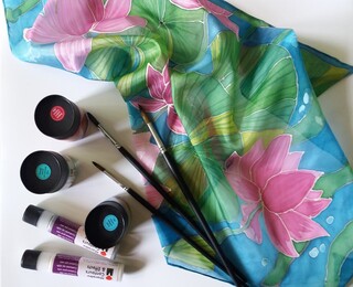 Рисуване върху копринен шал– арт ателие за творчески любители