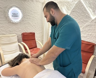 Терапия в солна стая + масаж на цяло тяло + светлинна терапия с антиейджинг 