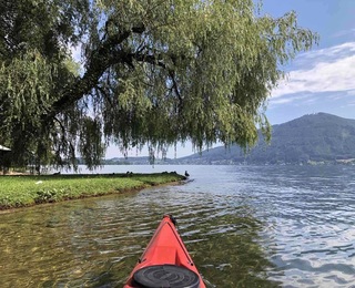 По вода с 3-часов тур с каяк на локация по избор за двама