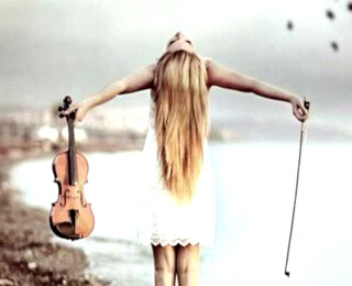 Два урока по избор: Класически инструменти (пиано, цигулка, виола) в София или Варна