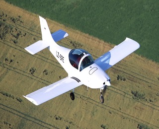 Сбъднете мечта с "Урок по пилотиране на двуместен самолет край Ихтиман" - 40 минути