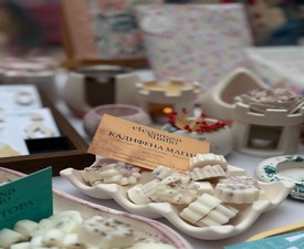 Работилница за изработка на натурални соеви блокчета с аромат по избор за двама във Варна