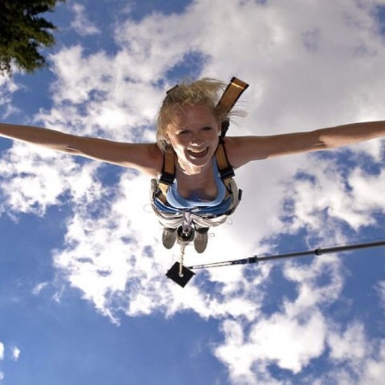 Скок с бънджи или пандюл | Makaroon.bg