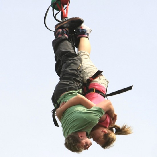 Скок с бънджи или пандюл от място по избор в цяла България от Makaroon