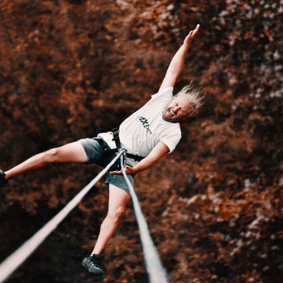 Скок с бънджи или пандюл от място по избор в цяла България от Makaroon
