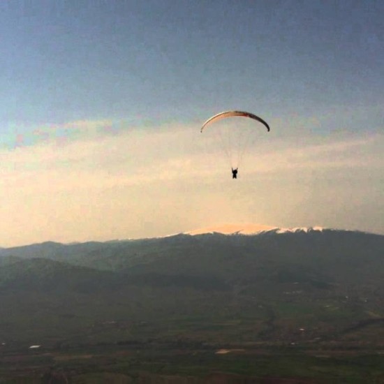 Полет с тандемен парапланер + видеозаснемане с HD камера | Makaroon.bg