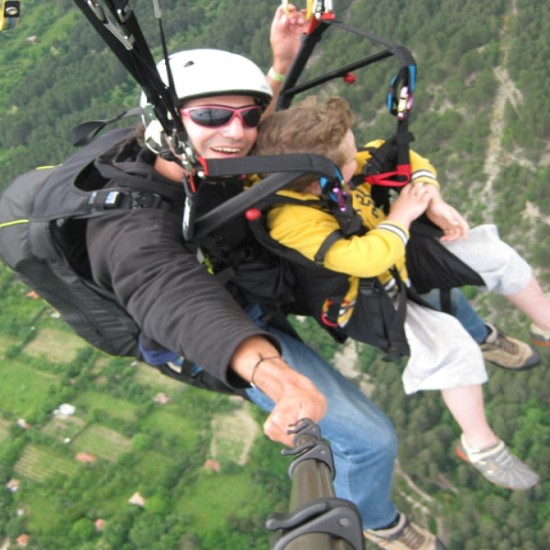 Полет с тандемен парапланер + видеозаснемане с HD камера | Makaroon.bg