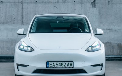 Тест драйв на електрическа мечта: Tesla Model Y за час във София