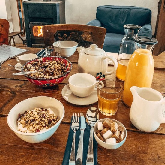 Нестандартен подарък – Уикенд за двама - тайното пътуване - 390.00 | Makaroon.bg Нестандартен подарък – Уикенд за двама - тайното пътуване от Makaroon.bg