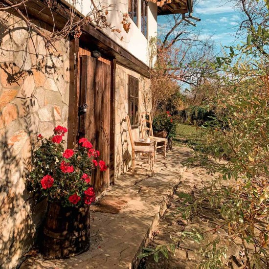 Нестандартен подарък – Уикенд за двама - тайното пътуване - 390.00 | Makaroon.bg Нестандартен подарък – Уикенд за двама - тайното пътуване от Makaroon.bg