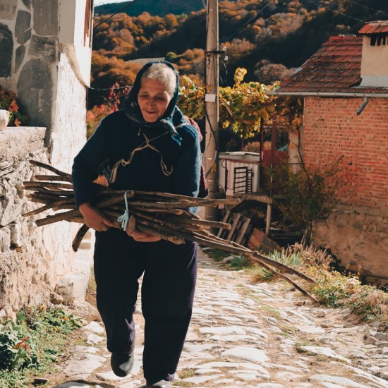 Нестандартен подарък – Уикенд за двама - тайното пътуване - 390.00 | Makaroon.bg Нестандартен подарък – Уикенд за двама - тайното пътуване от Makaroon.bg