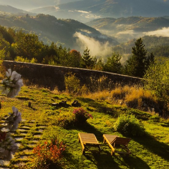 Нестандартен подарък – Уикенд за двама - тайното пътуване - 390.00 | Makaroon.bg Нестандартен подарък – Уикенд за двама - тайното пътуване от Makaroon.bg