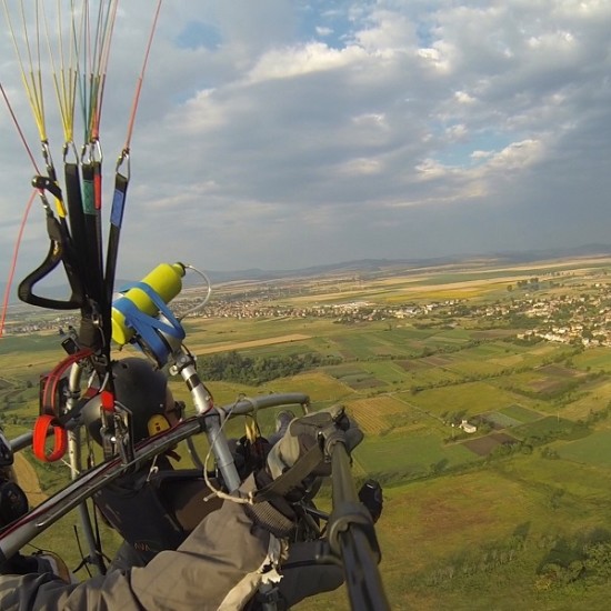 Полет с тандемен моторен парапланер + заснемане с HD от Makaroon