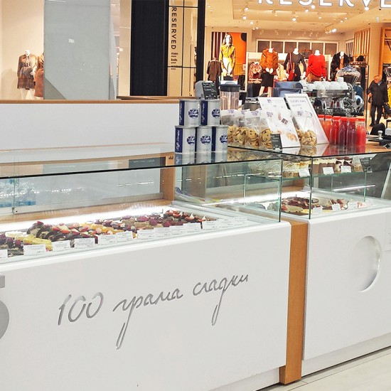 На по макарон с „Десертна дегустация за двама в 100 грама сладки“ от Makaroon