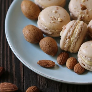 Подарете една сладка изненада с „Десертна дегустация за двама в 100 грама сладки“