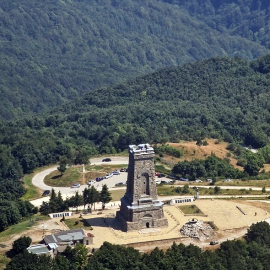 През птичи поглед с „Полет със самолет Ikarus C42” от Makaroon