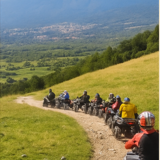 Чист въздух и панорамни гледки - насладете се на 1 час разходка с АТВ в Банско от Makaroon Чист въздух и панорамни гледки - насладете се на 1 час разходка с АТВ в Банско от Makaroon