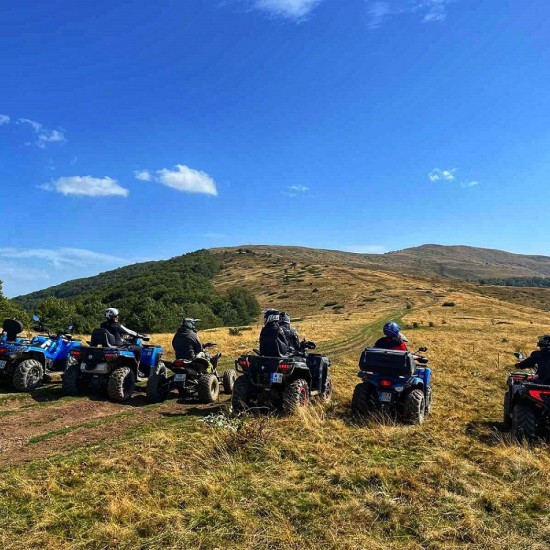 Прегърнете тръпката с офроуд приключение с ATV край Етрополе от Makaroon