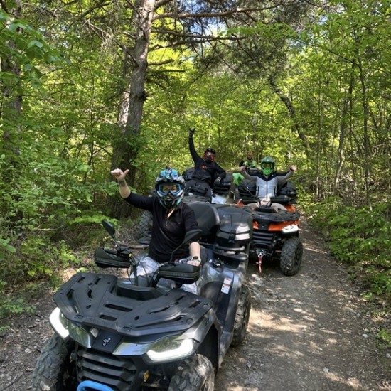 Впуснете се в едно щуро офроуд приключение, подходящо и за начинаещи, с АТВ тур в с. Герман от Makaroon Впуснете се в едно щуро офроуд приключение, подходящо и за начинаещи, с АТВ тур в с. Герман от Makaroon