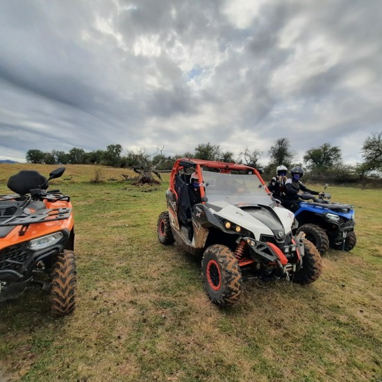 На ръба с  „Екстремно индивидуално возене в УТВ“ край Калофер от Makaroon