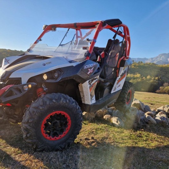 На ръба с  „Екстремно индивидуално возене в УТВ“ край Калофер от Makaroon