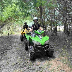 Забавление сред природата с 1 час АТВ Сафари в Китен за един човек 