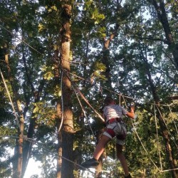 Забавление за деца с Каране на детско АТВ в затворена писта + въжен парк + бонус стрелба с лък в Китен Забавление за деца с Каране на детско АТВ в затворена писта + въжен парк + бонус стрелба с лък в Китен