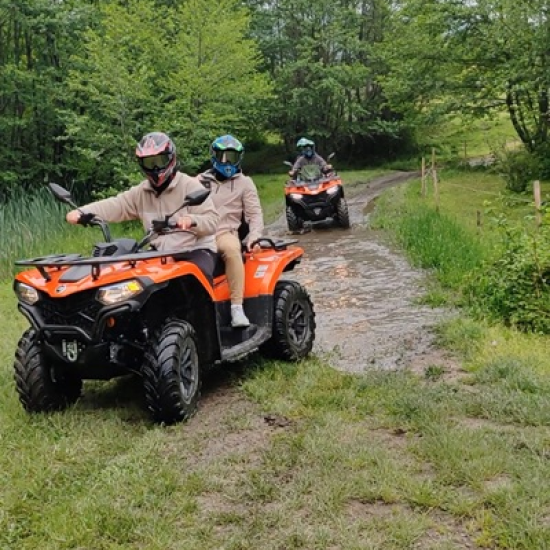 Насладете се на невероятни пейзажни гледки и доза адреналин с  Едночасов АТВ тур за двама човека на едно АТВ в Пирдоп от Makaroon