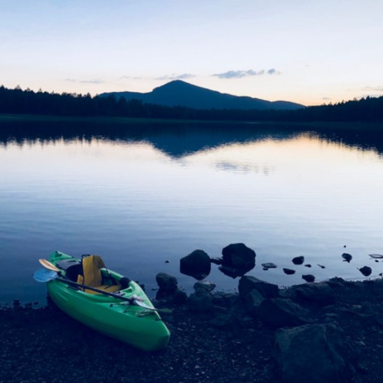 Изживейте вълнуващо водно приключение с Каяци около София от Makaroon Изживейте вълнуващо водно приключение с Каяци около София от Makaroon