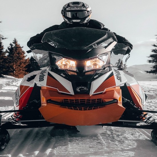 Адреналин в планината: Моторна шейна на Боровец | Makaroon.bg