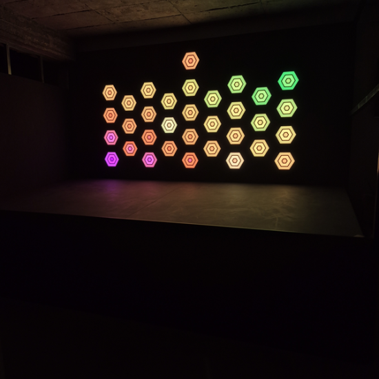 Забавление, смях и игри с Посещение в зала за активни игри и VR приключения във Велико Търново от Makaroon